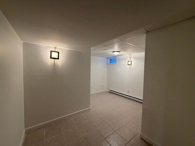 Building Photo - 25 Wren Terrace