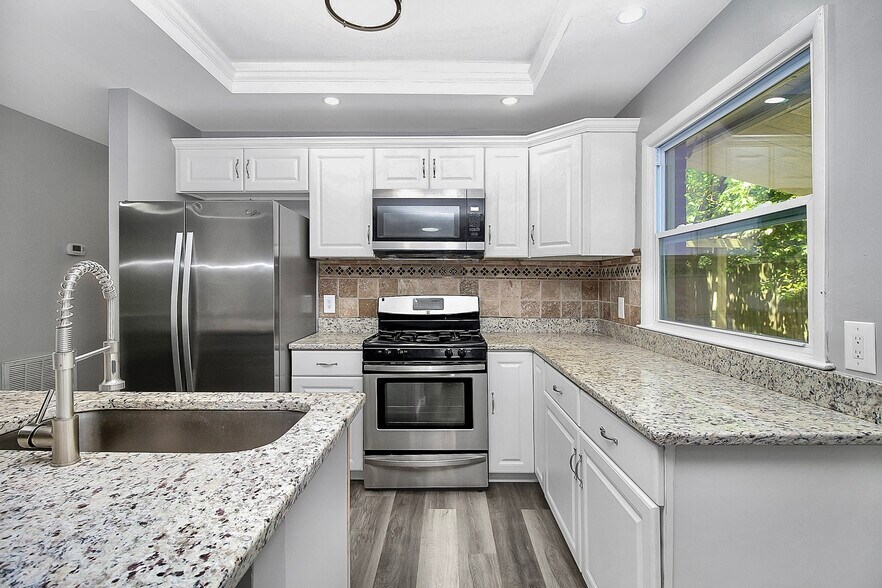 kitchen - 4234 Firwood Ln