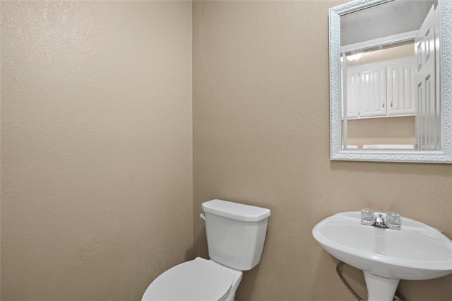 Building Photo - 3715 Dahlia Dr