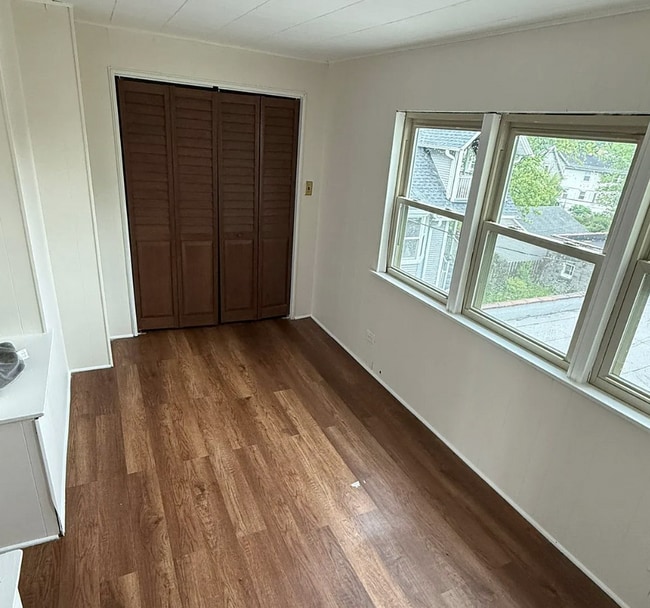 Building Photo - Spacious 3BR Apartment in Oak Park – 1,300...