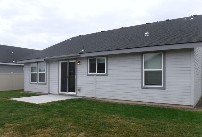 Building Photo - Kuna Kutie 3 bd, 2 bath in the Greyhawk Su...