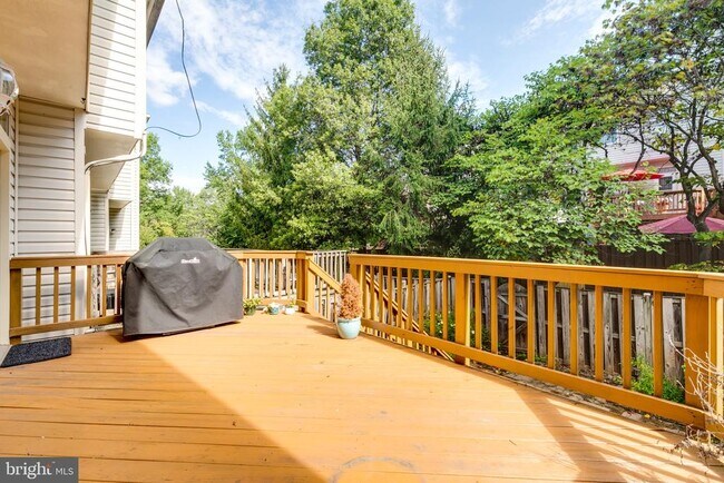 Building Photo - 20780 Dockside Terrace