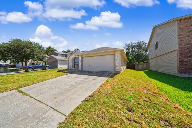 Building Photo - 11114 Hillsdale Loop