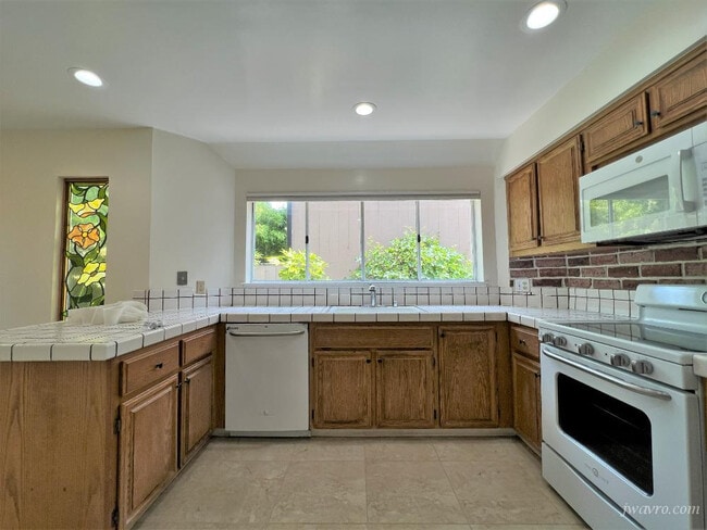Building Photo - 606 Bridgeport Ln