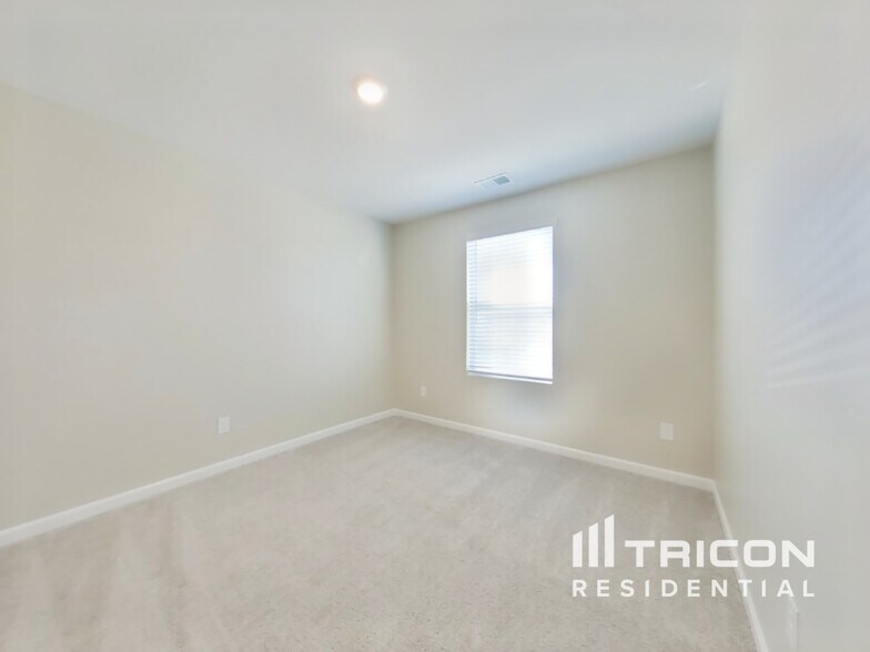 Building Photo - 1428 Ashfield Pl