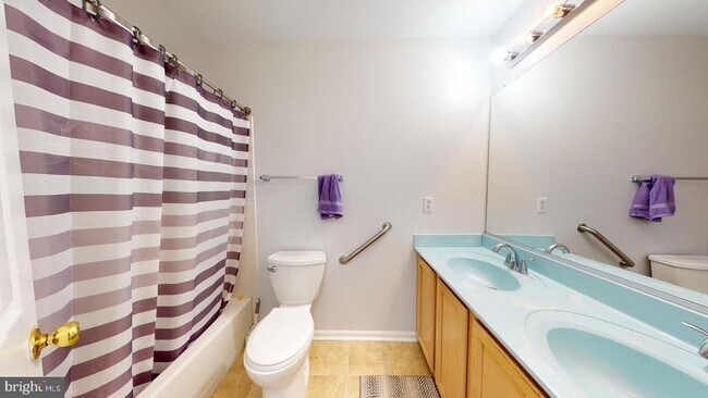 Building Photo - 9811 Fendale Ln