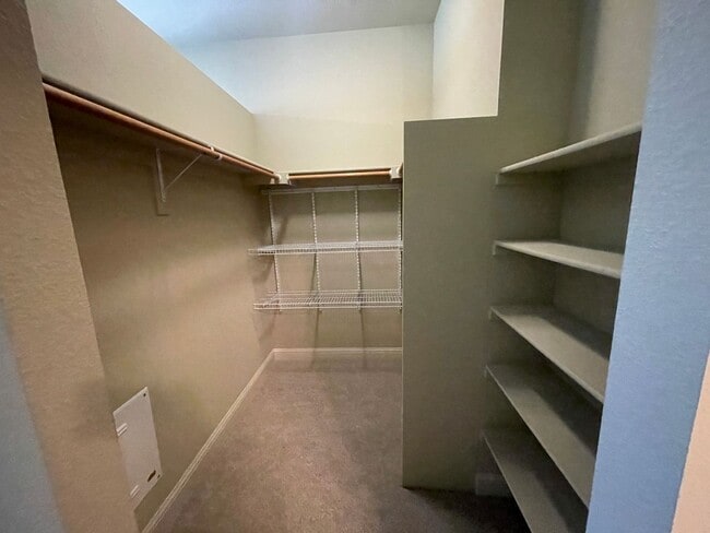 Building Photo - Stylish & Spacious 2-Bedroom Loft-Style Re...