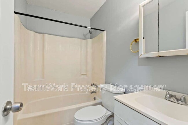 Building Photo - 149 Dorchester Manor Blvd