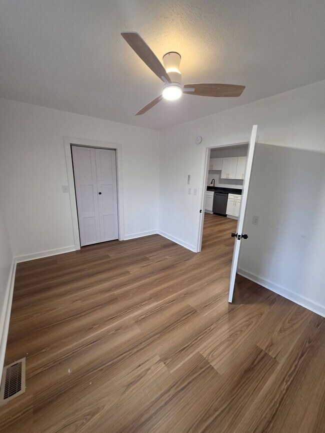 Building Photo - 986 Old Mail Rd