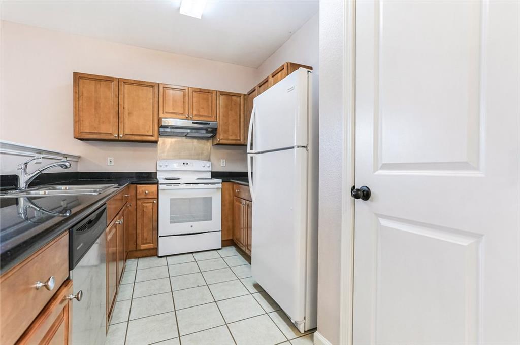 Building Photo - 3925 Clematis St