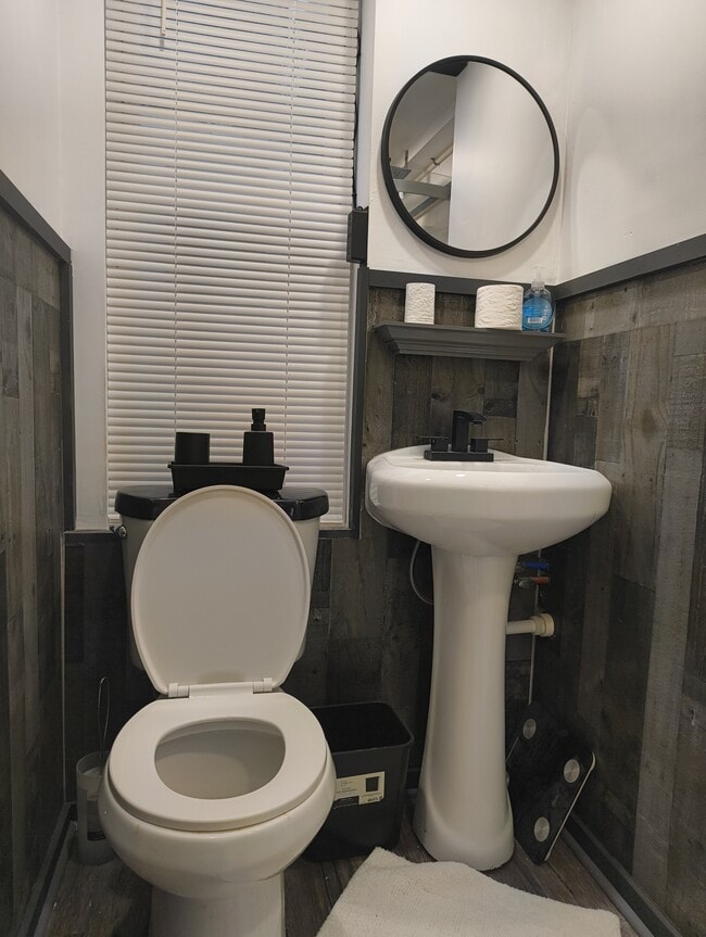 Building Photo - RSSR APARTMENTS