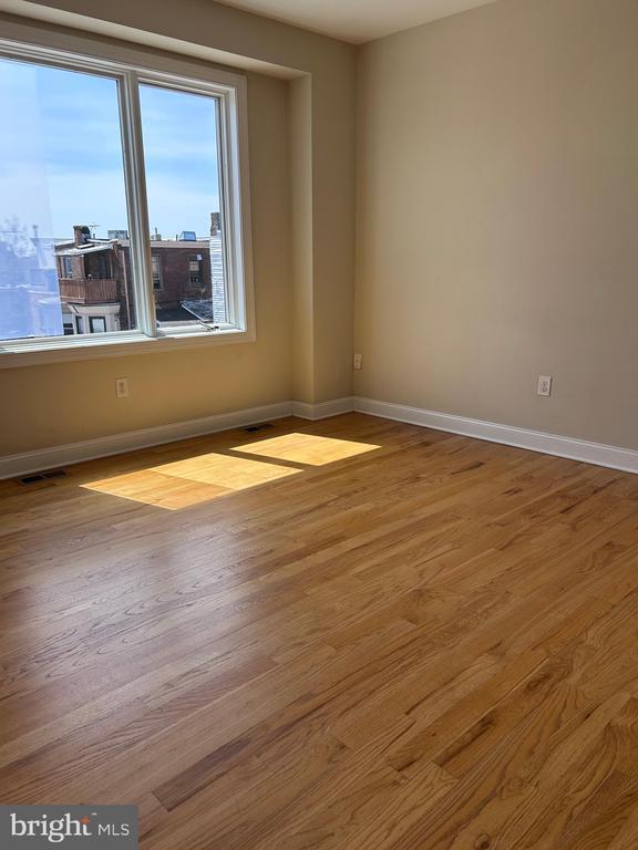 Building Photo - 1400-14 S Darien St