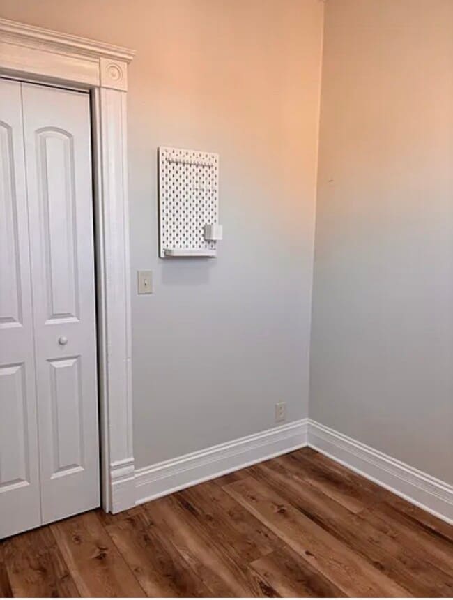 Building Photo - 1533 W 17th St