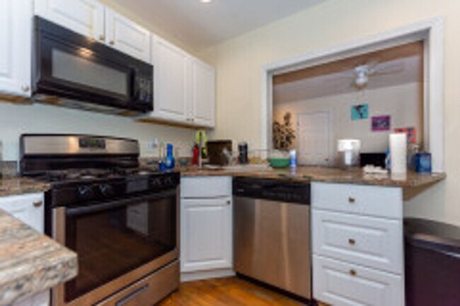 Building Photo - AWESOME BROOKLINE LISTING