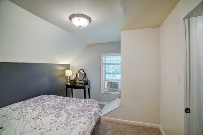 Building Photo - 1606 Steensland Dr