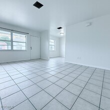 Building Photo - 2105 Canal St