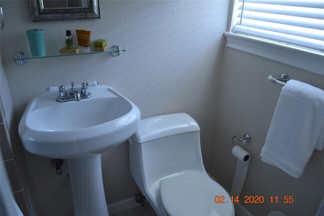 Building Photo - 6115 Bandera Ave