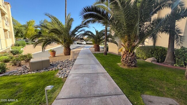 Building Photo - 19400 N Westbrook Pkwy