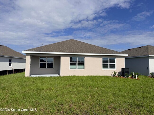 Building Photo - 1543 Garabaldi Cir SE