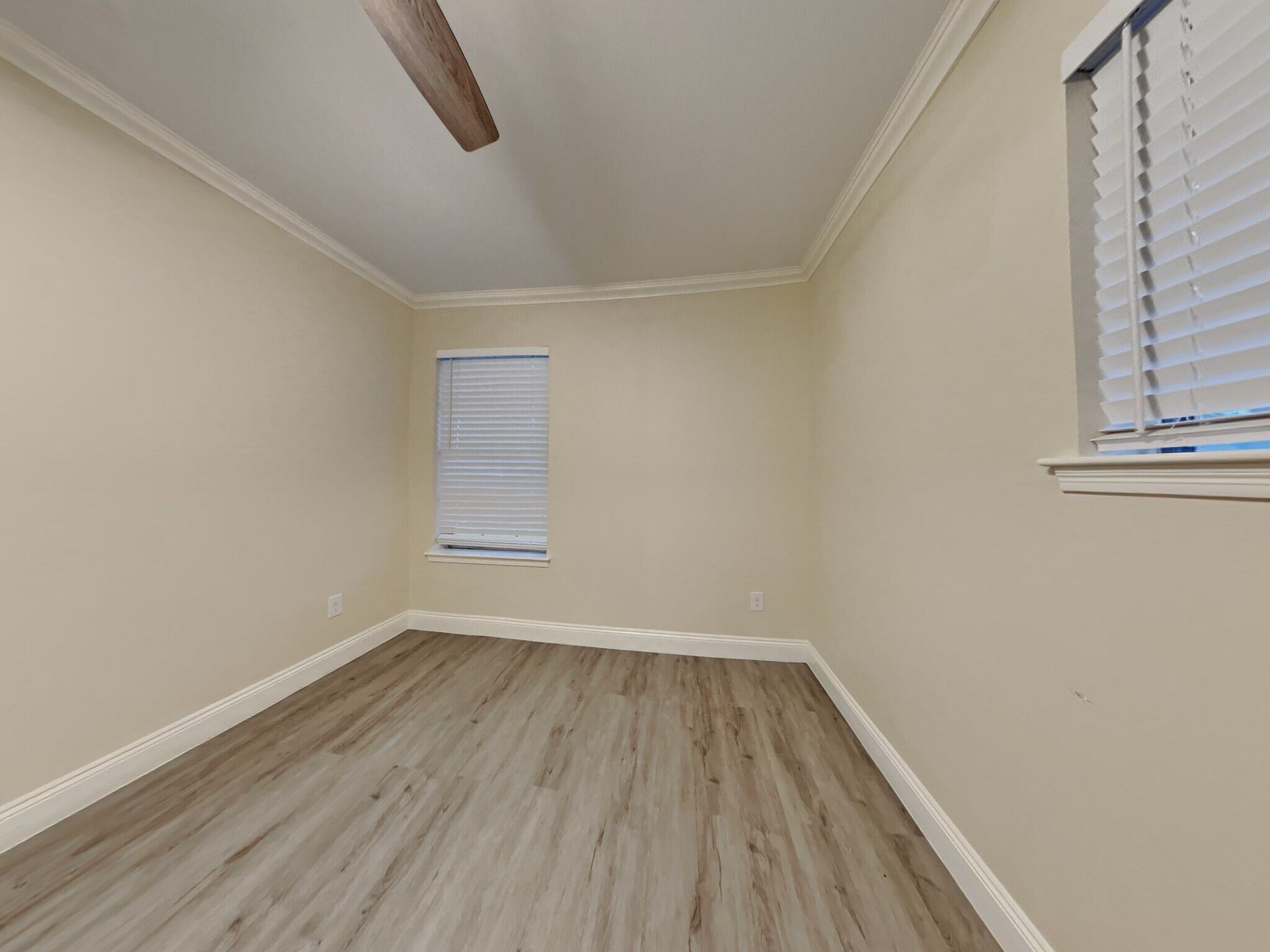 Building Photo - 2905 Shady Creek Dr