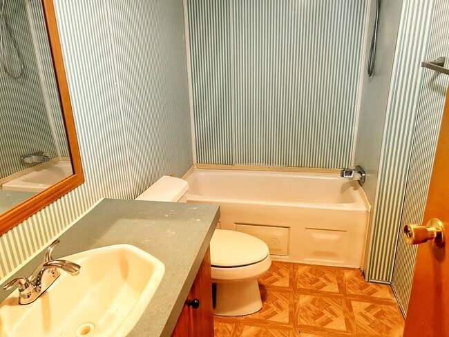 Building Photo - 3 bed/2 bath Country Home