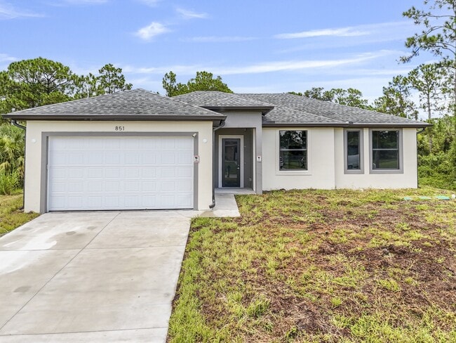 Primary Photo - 851 Carbon St E