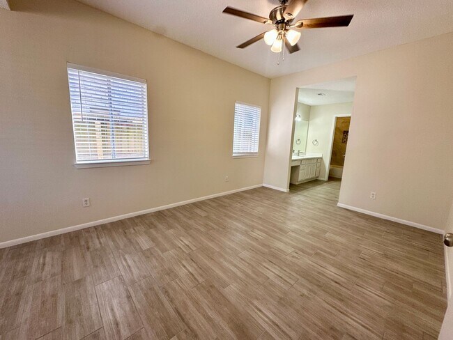 Building Photo - For Lease | 3 Bed, 2 Bath | 1,460 Sq Ft | Windsong Subdivision |