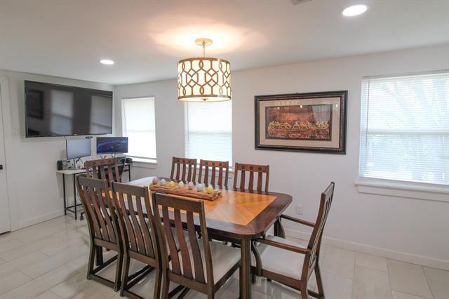 Building Photo - 3119 Eisenhower Dr