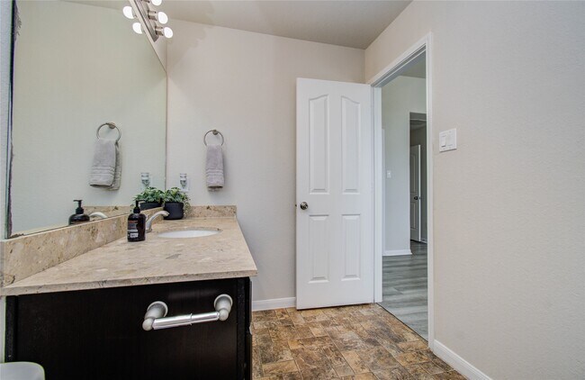 Building Photo - 3306 Inverness Path Lane