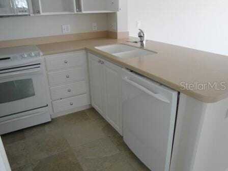 Building Photo - 8537 Insular Ln