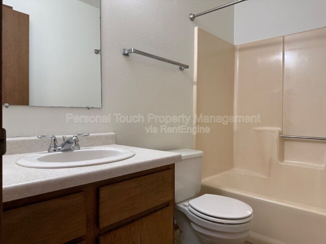 Building Photo - 1005 19th St SW