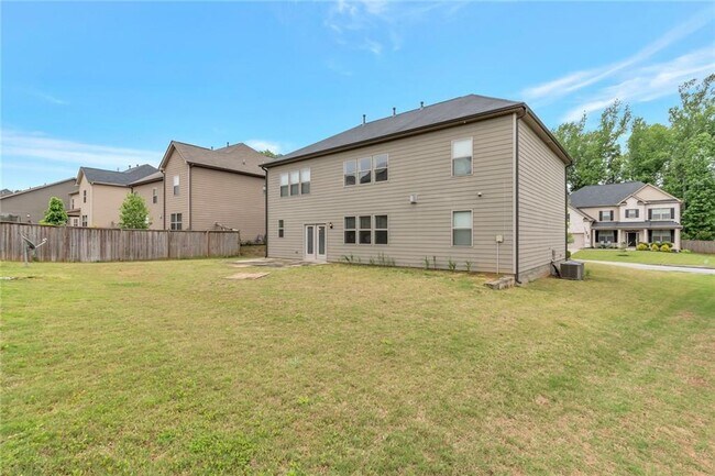 Building Photo - 5210 Mirror Lake Dr