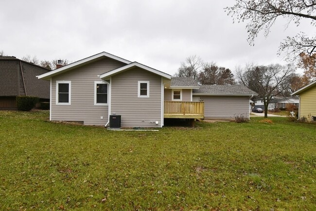 Building Photo - 1191 Meadow Ln