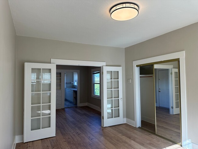 Building Photo - 1019 E 33rd St