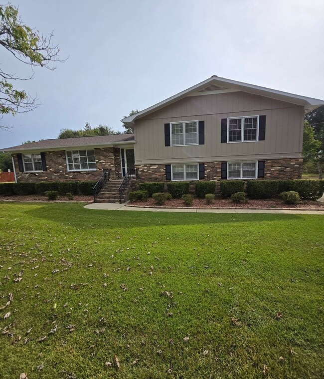 Primary Photo - Beautiful 3-Bedroom Home with Bonus Room i...