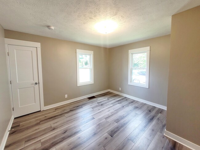 Building Photo - 3052 Burlingame Ave SW
