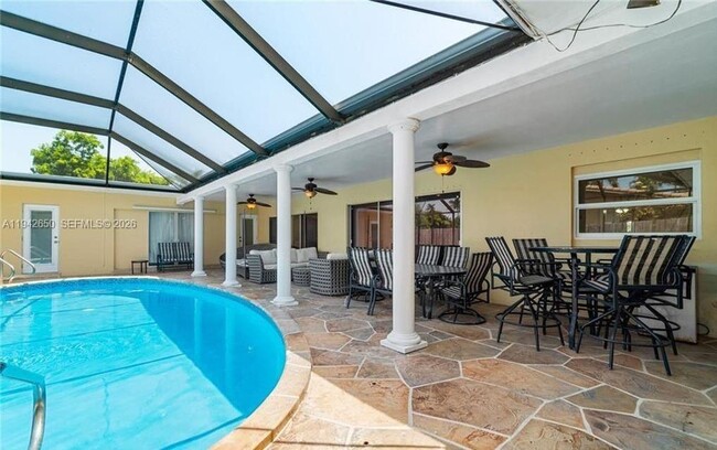 Building Photo - 601 N 44th Ave