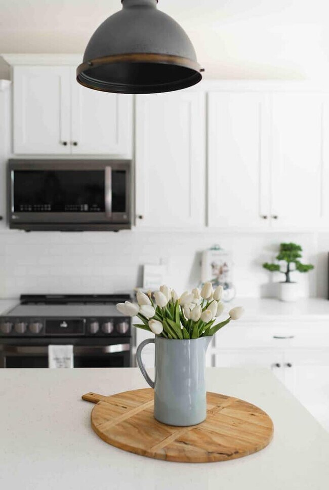 Building Photo - 460 Star Ridge Rd