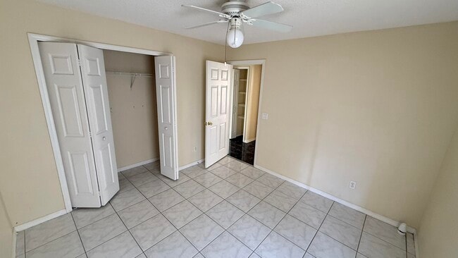 Building Photo - 5529 NW North Lundy Cir