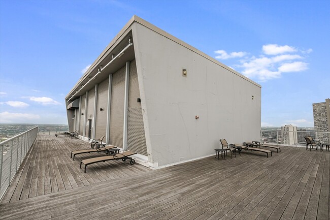 Building Photo - 3600 N Lake Shore Dr