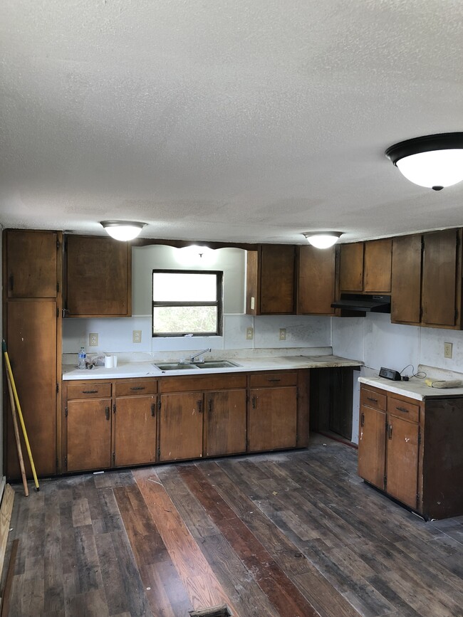 Kitchen - 1031 Cowford Rd