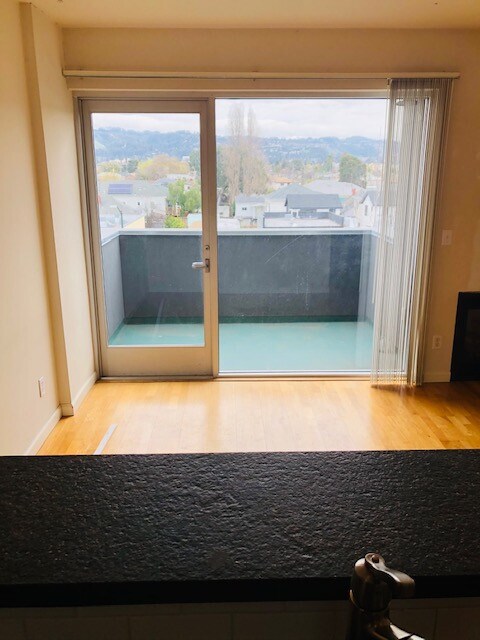 Building Photo - San Pablo