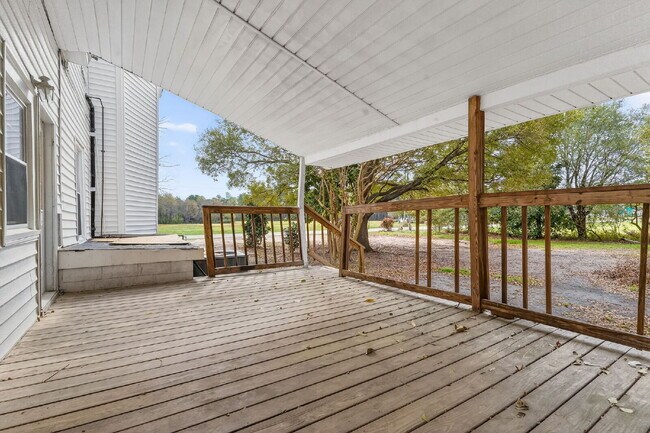 Building Photo - 409 Meadow Rd