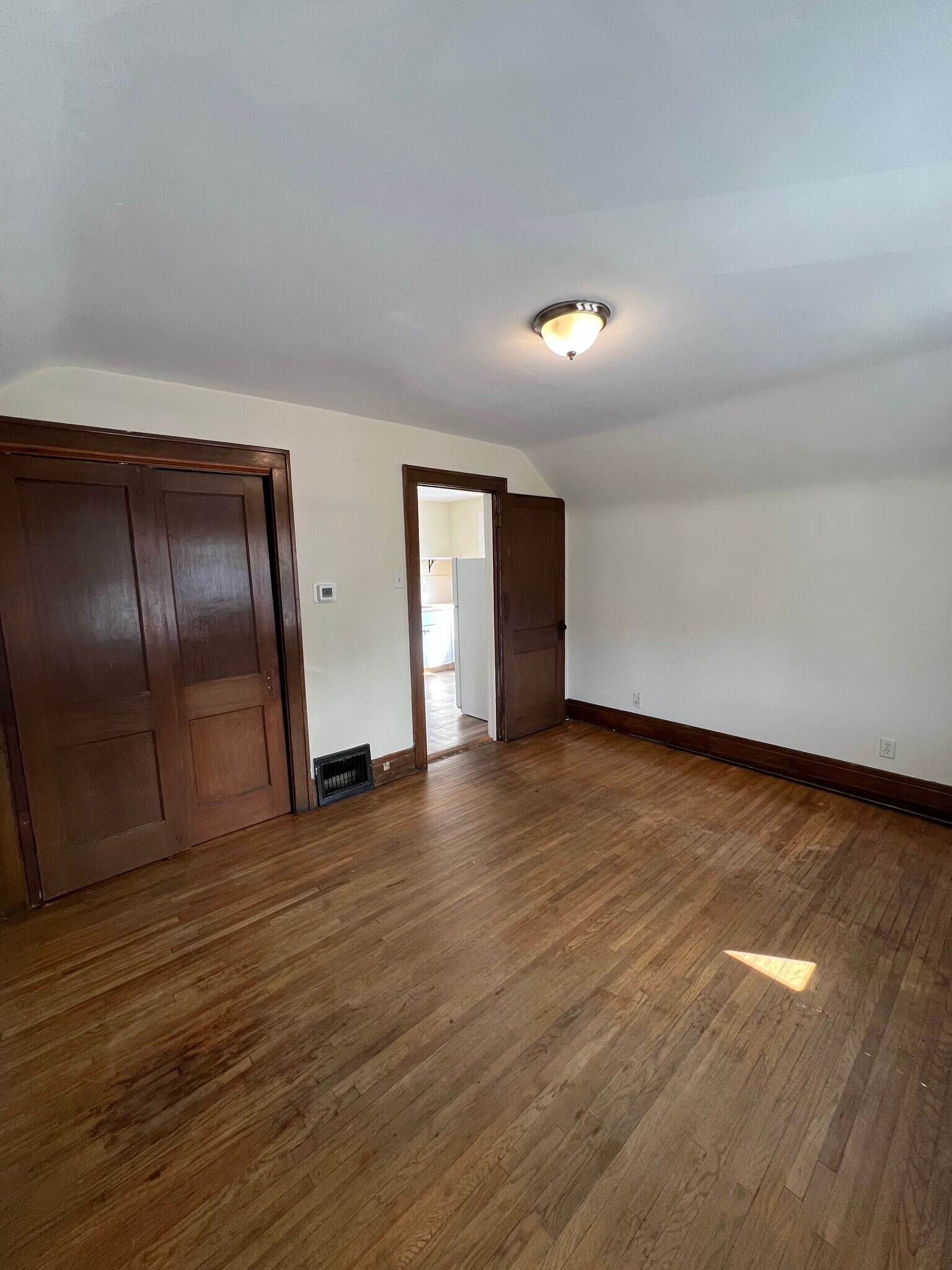 Building Photo - 2868 McKoon Ave