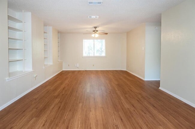 Building Photo - 4203 Balboa Ln