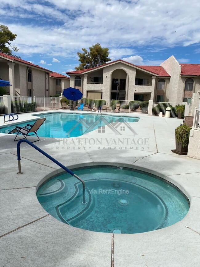 Building Photo - 10610 S 48th St