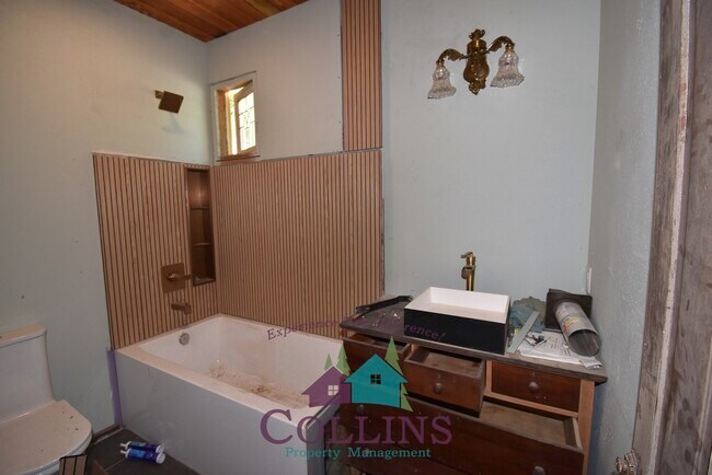 Building Photo - 422 Dalton St