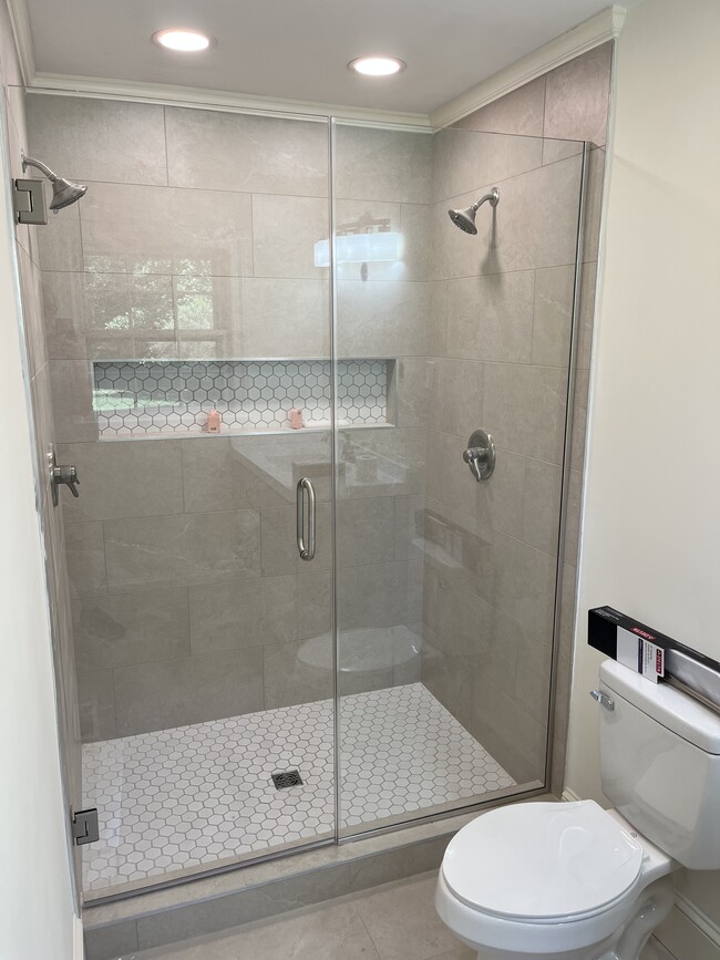 Building Photo - 4718 Rembert Dr
