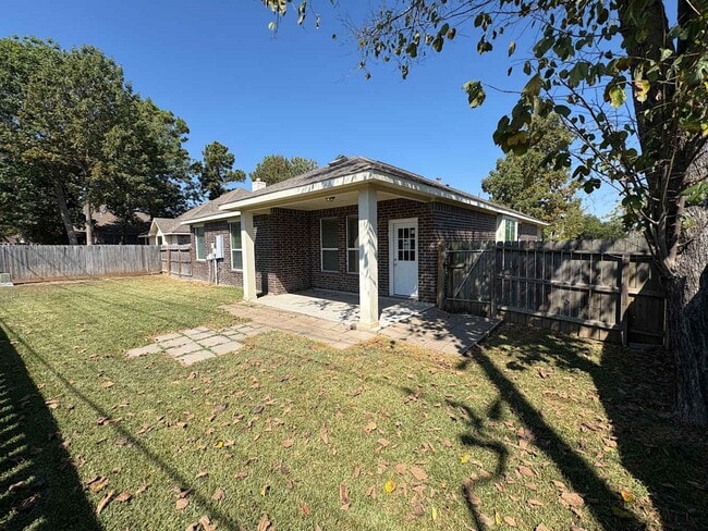 Building Photo - 13529 Raintree Dr