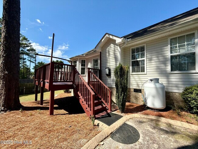 Building Photo - 135 Newington Way